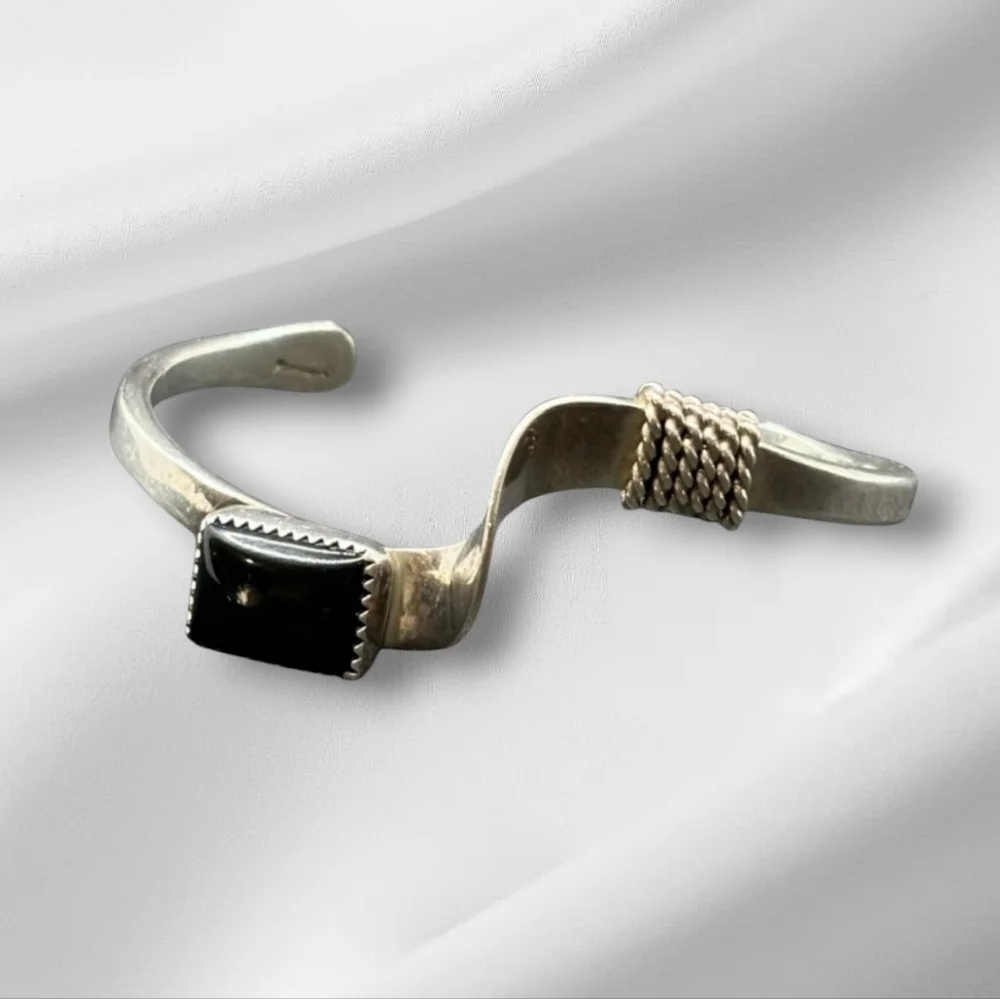 Vintage Signed Sterling BT Brugh Tsosie Navajo Black Onyx Wavy Cuff Bracelet